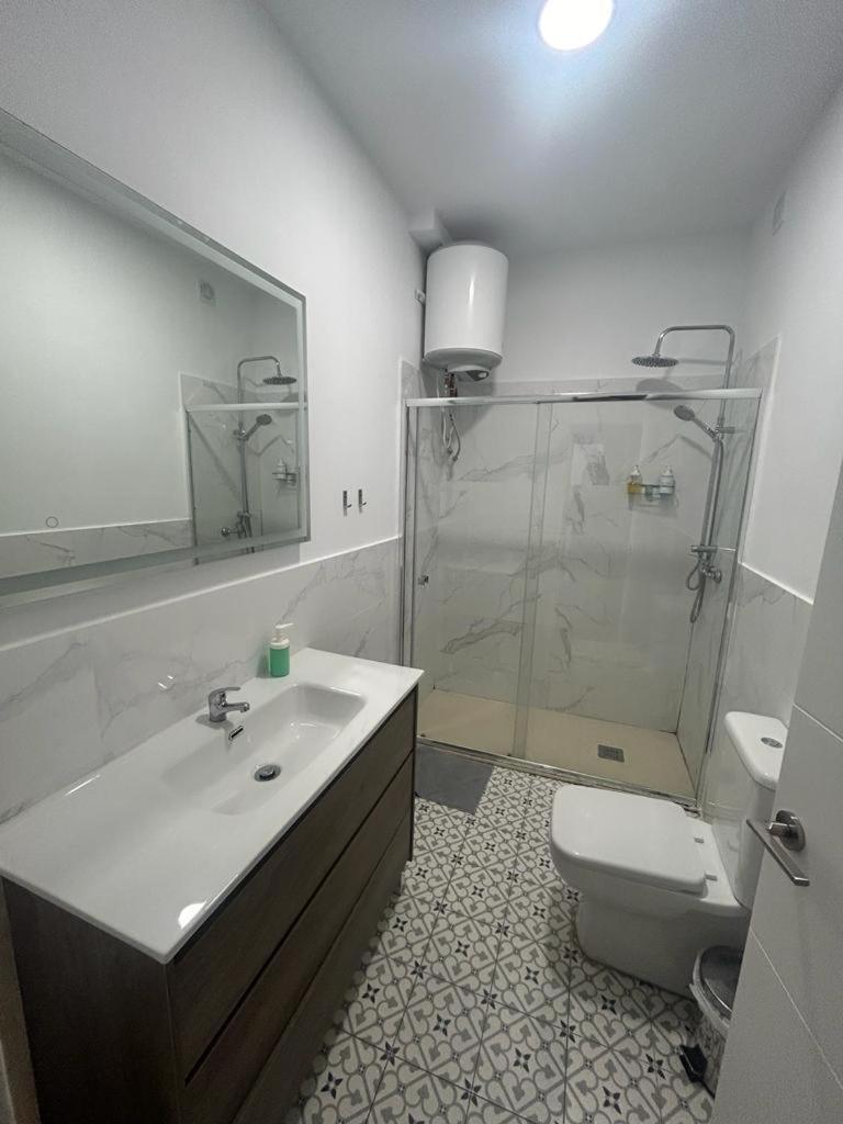 Apartamentos Pino Benidorm Exteriör bild