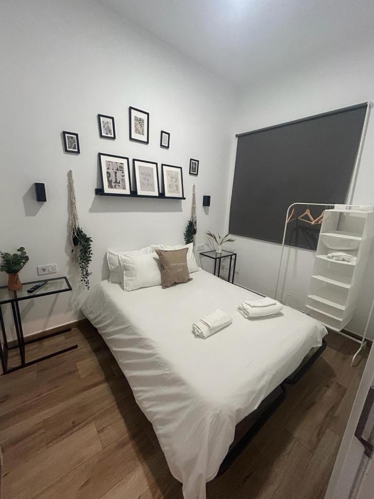 Apartamentos Pino Benidorm Exteriör bild