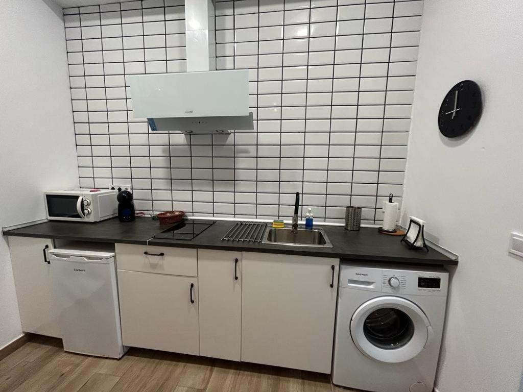 Apartamentos Pino Benidorm Rum bild
