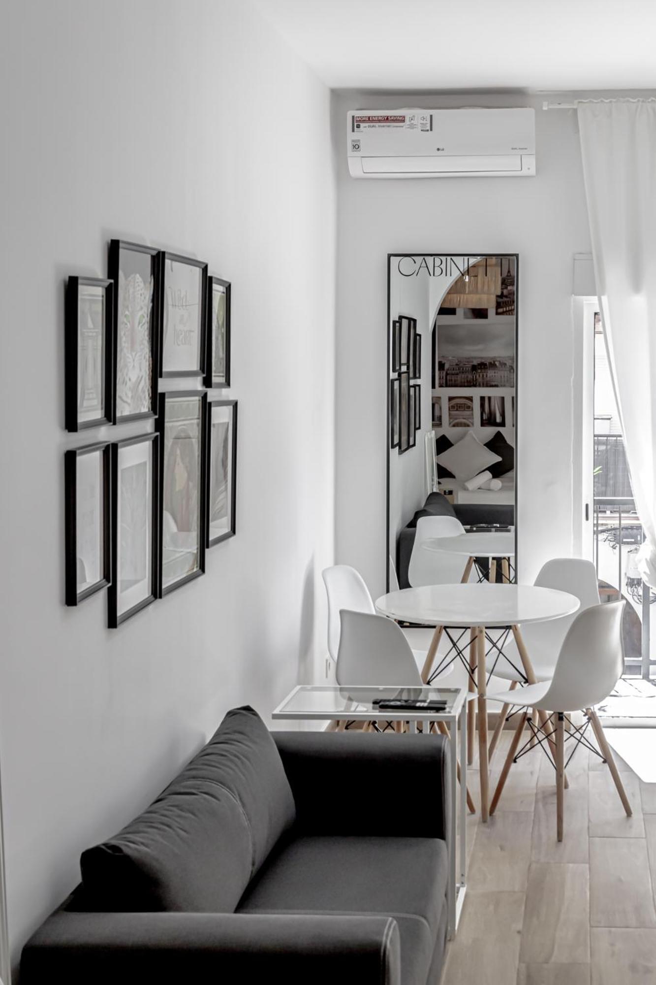 Apartamentos Pino Benidorm Rum bild